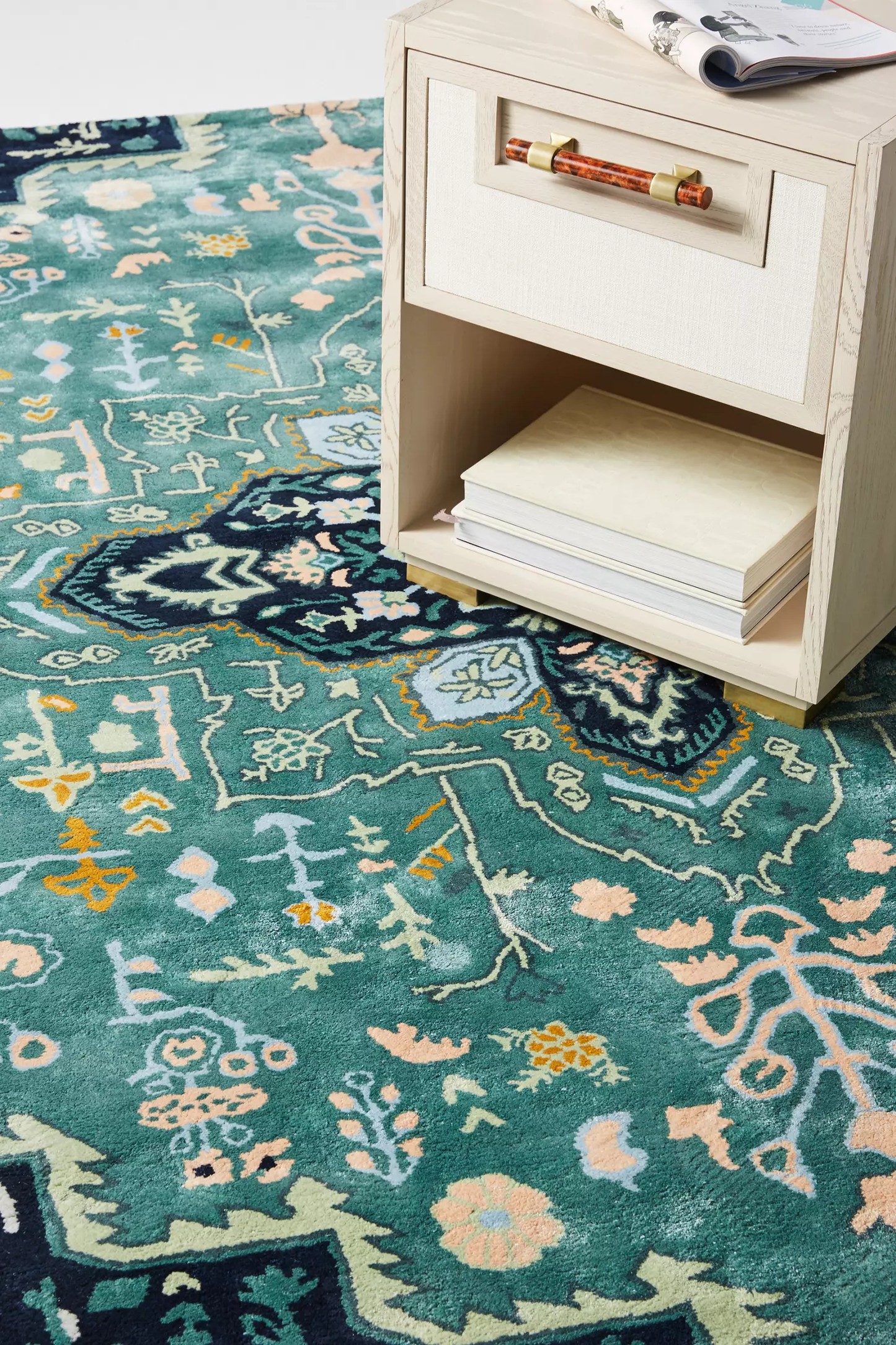 Tasmeem Silk Hand Tufted Carpet