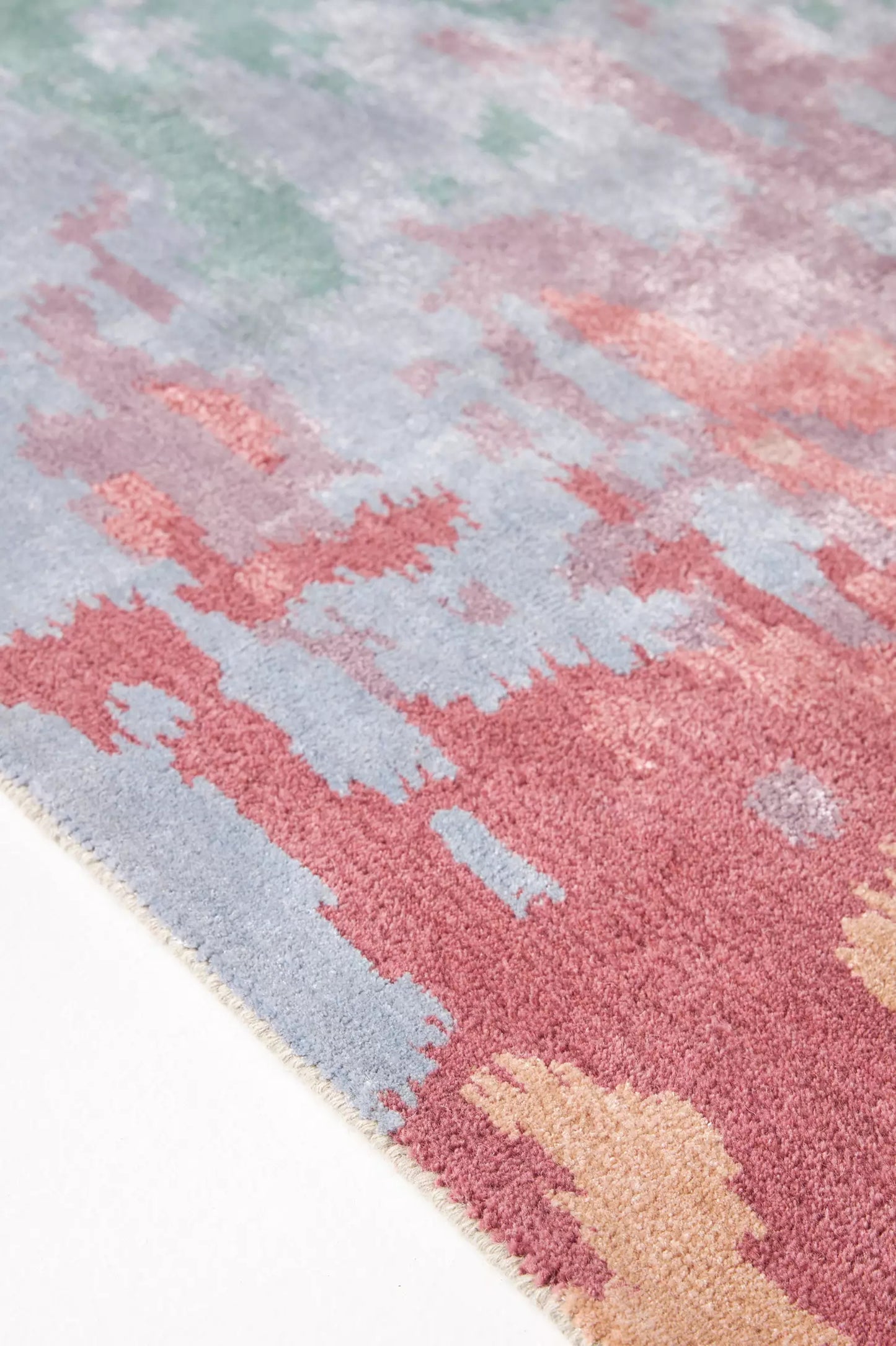 Vibrant Woolen Hand Tufted Carpet