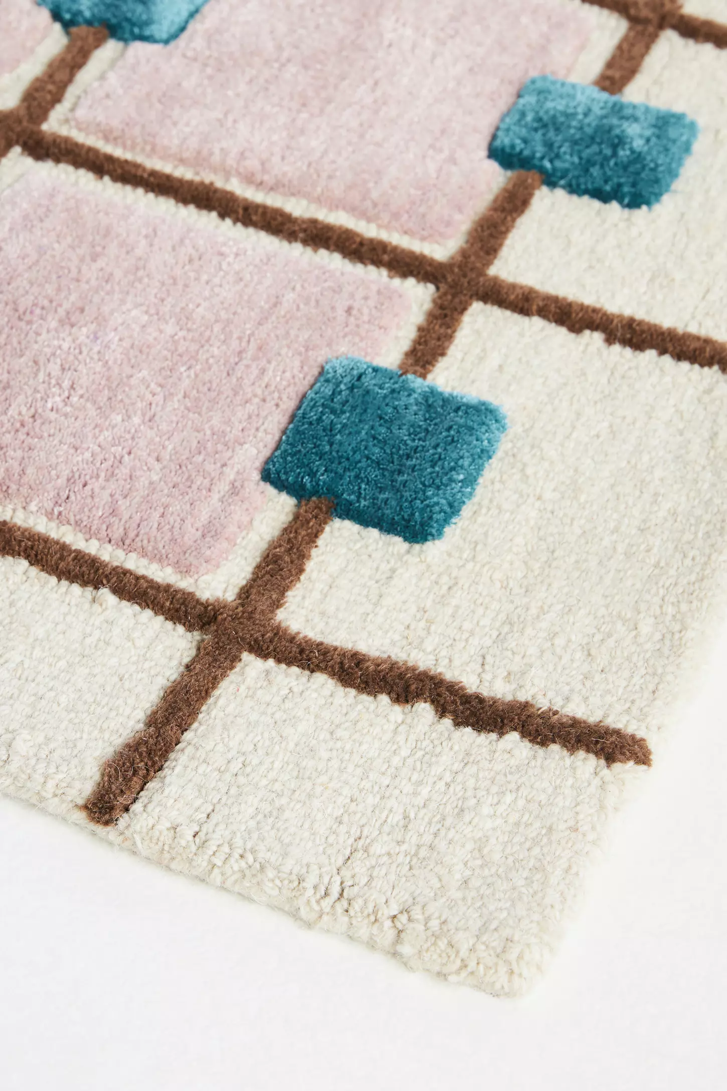 Varg woolen Hand Tufted Carpet