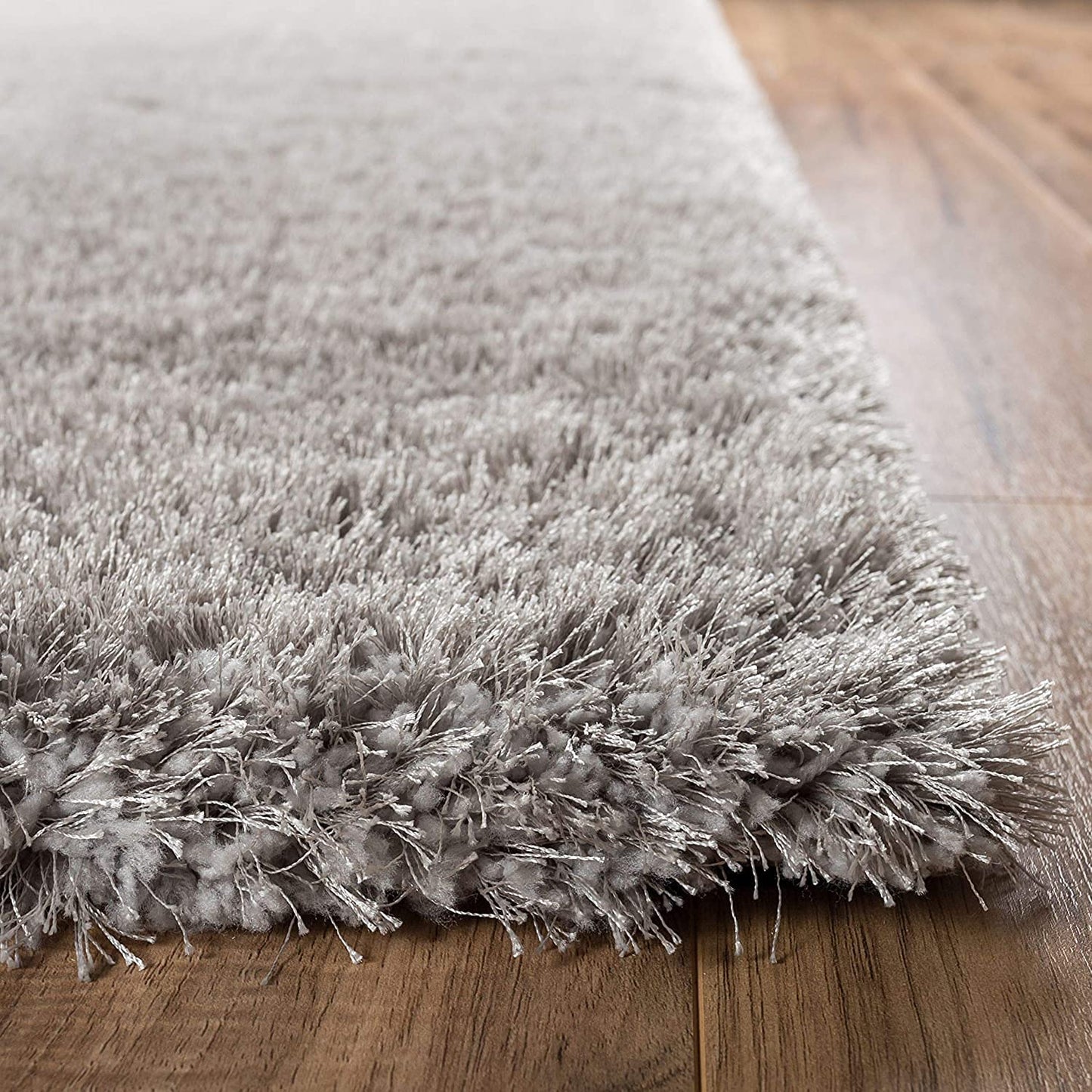 Solid Silver Polyester Shaggy Carpet