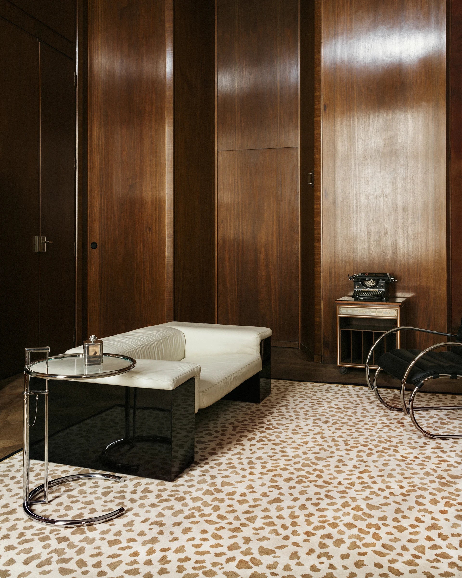 Fleck Hand-Tufted Wool Rug – Abstract Animal Print Carpet for Living ...