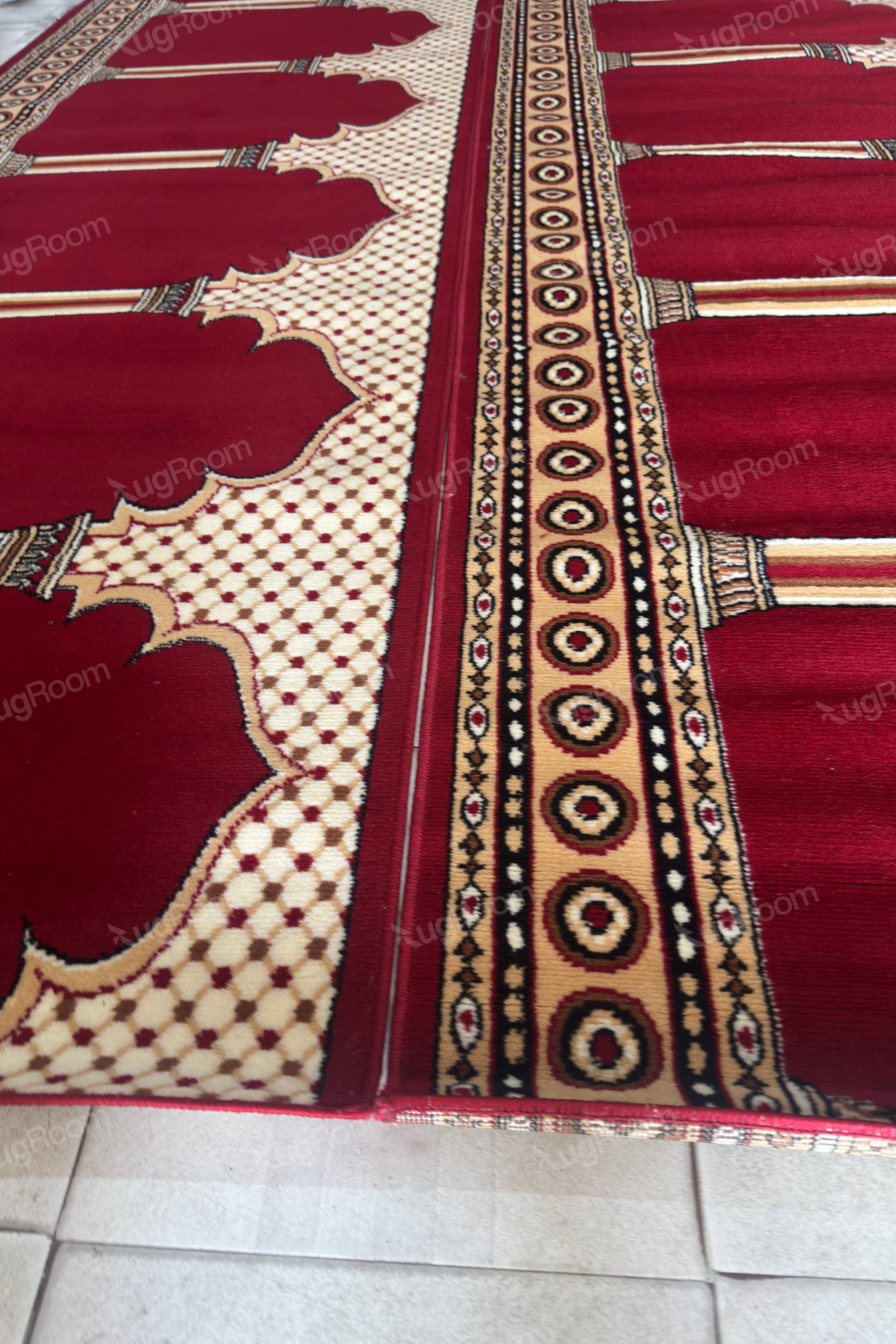 Red Dot Janamaz Roll – Soft & Durable Prayer Carpet Mat for Mosque & Home