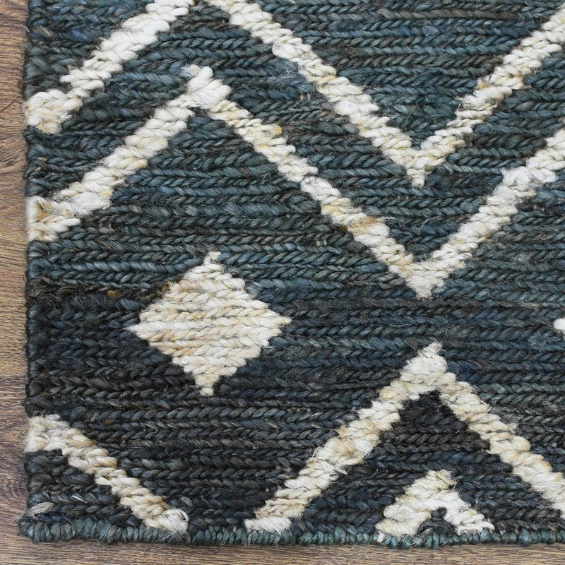 Ridgeline Slate Blue and Ivory Diamond Hand-Knotted Jute Carpet