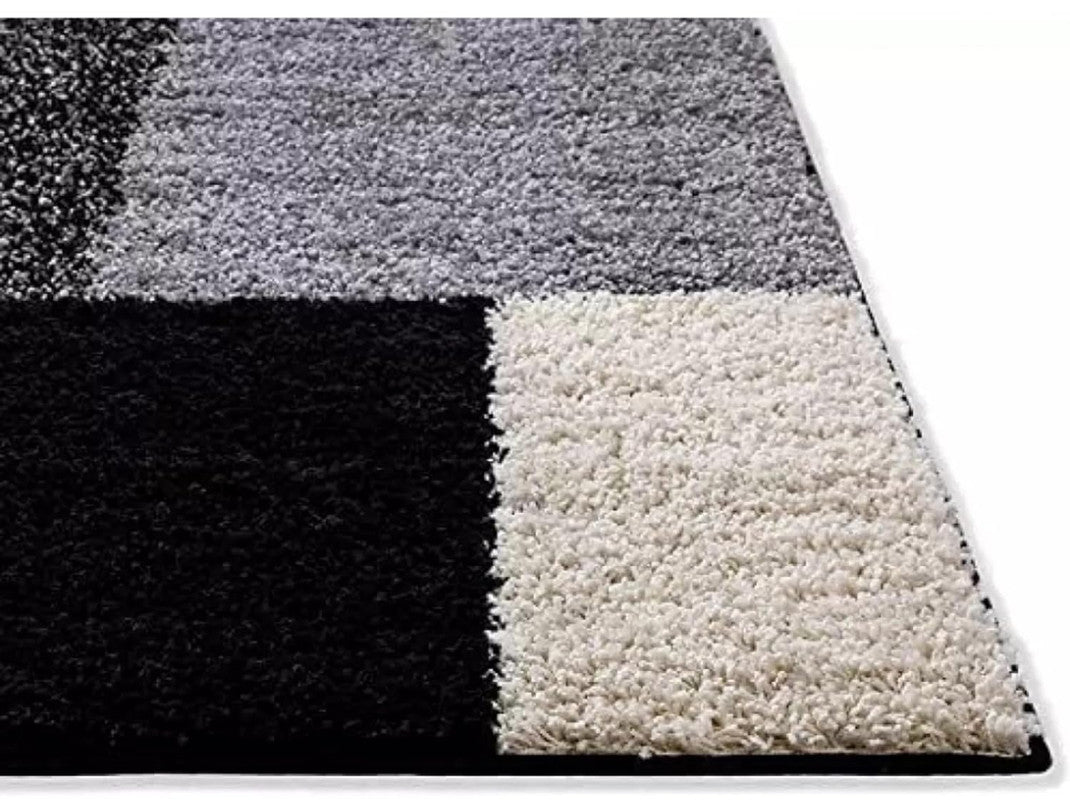 Black & Grey Checkered Shaggy Carpet